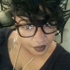 Meet your Posher, Felicia